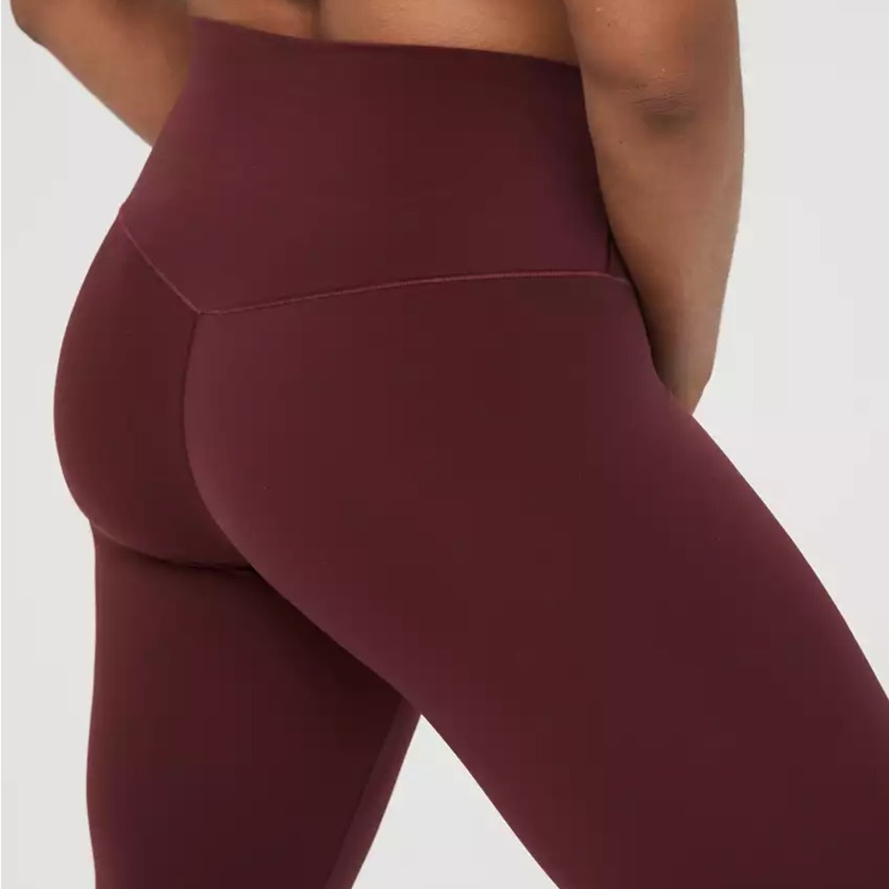 Offline Real Me High Waisted Legging in Burgundy Ivy Size Small